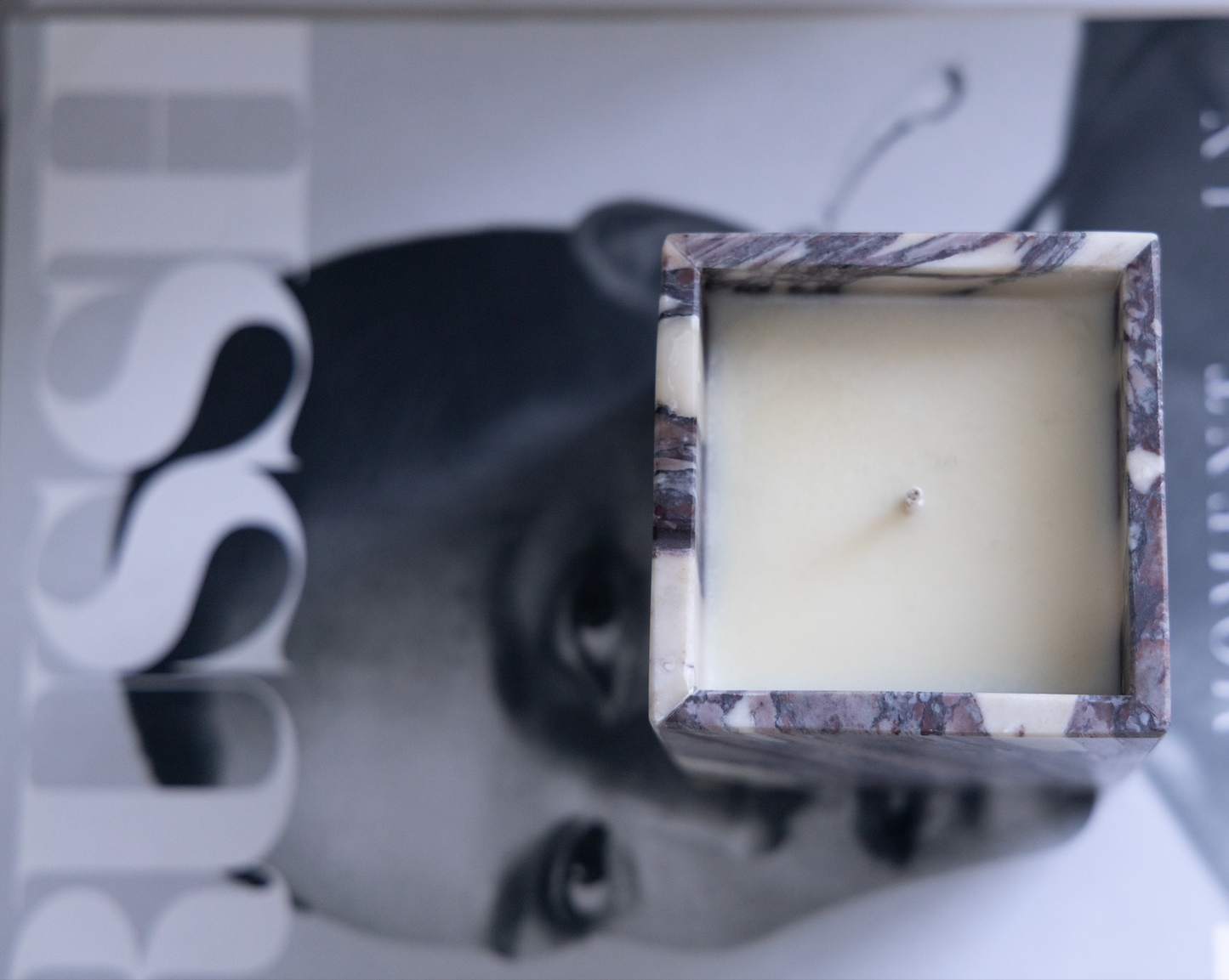 Dawn Candle Calacatta Violet • Vanilla Cuban Tobacco