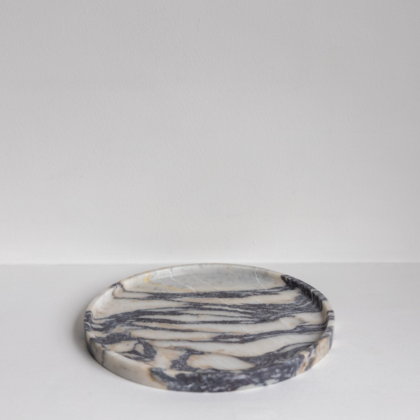 Riviera • Calacatta Violet