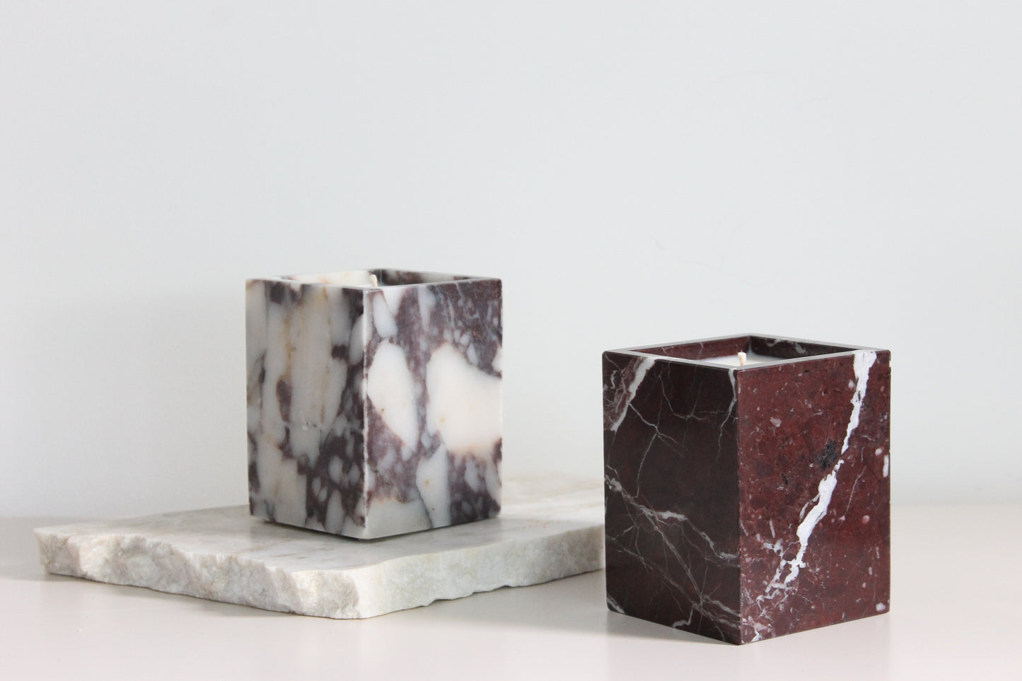 Dawn Candle Calacatta • Blackberry & Plum