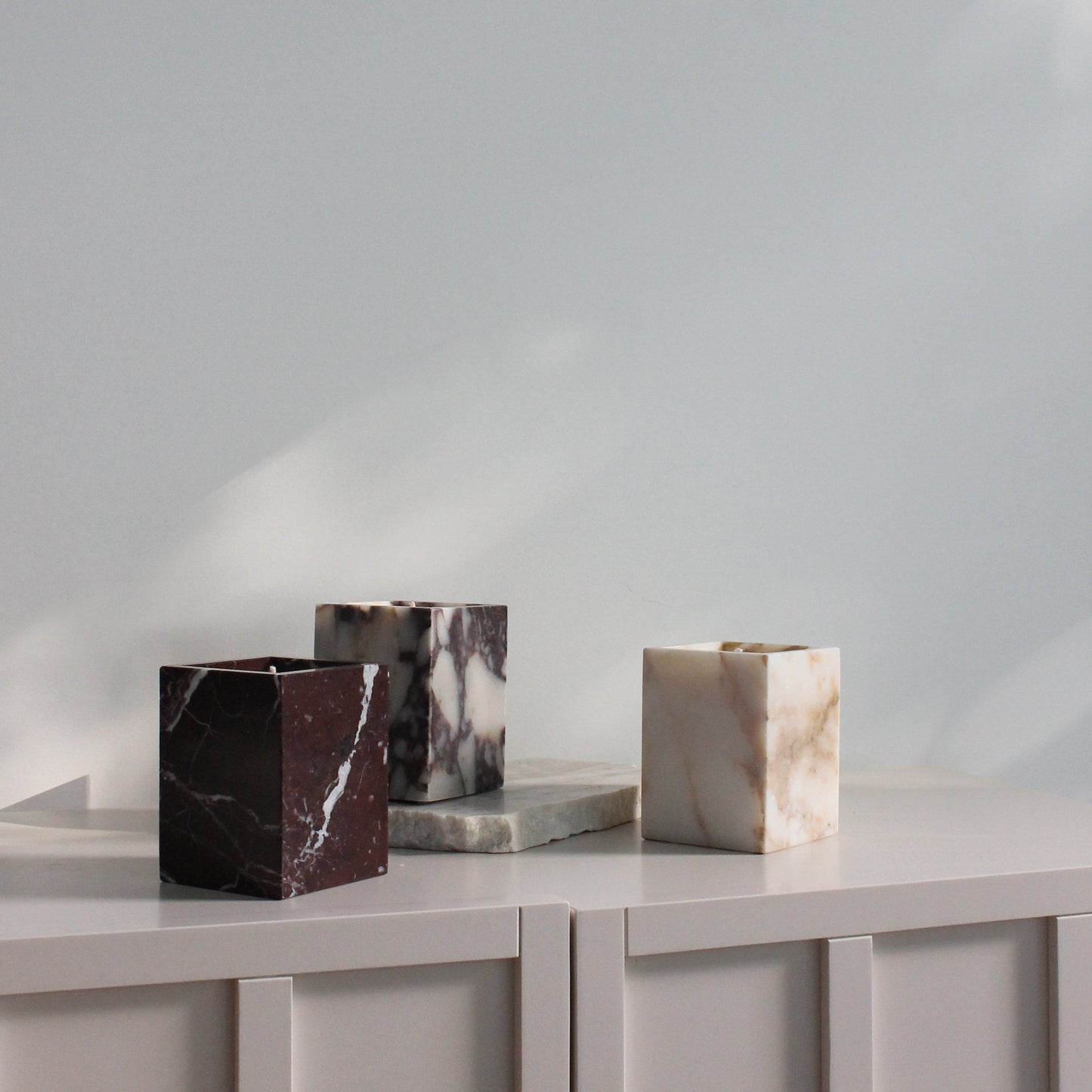 Dawn Candle Gold • Sandalwood & Vanilla