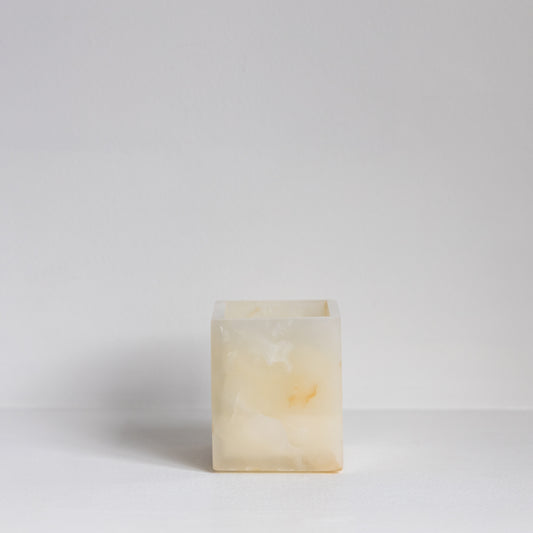 Dawn Candle White Onyx • Sandalwood & Amber